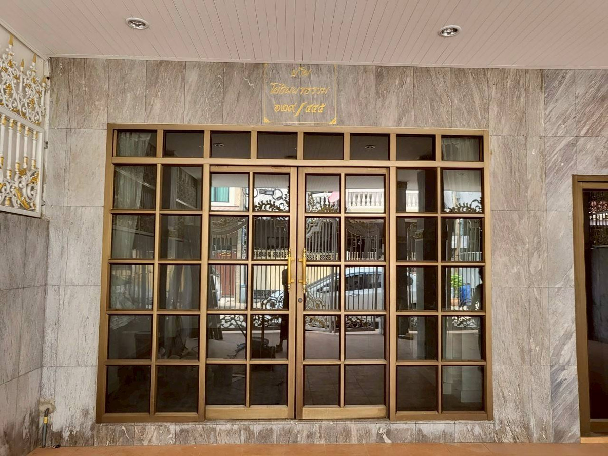 ขายทาวน์โฮมพระราม 3 สาธุประดิษฐ์ : ขายด่วน! ทาวน์เฮ้าส์ 3 ชั้น 2 คูหา 53 ตารางวา ในซอยสาธุประดิษฐ์ 49 