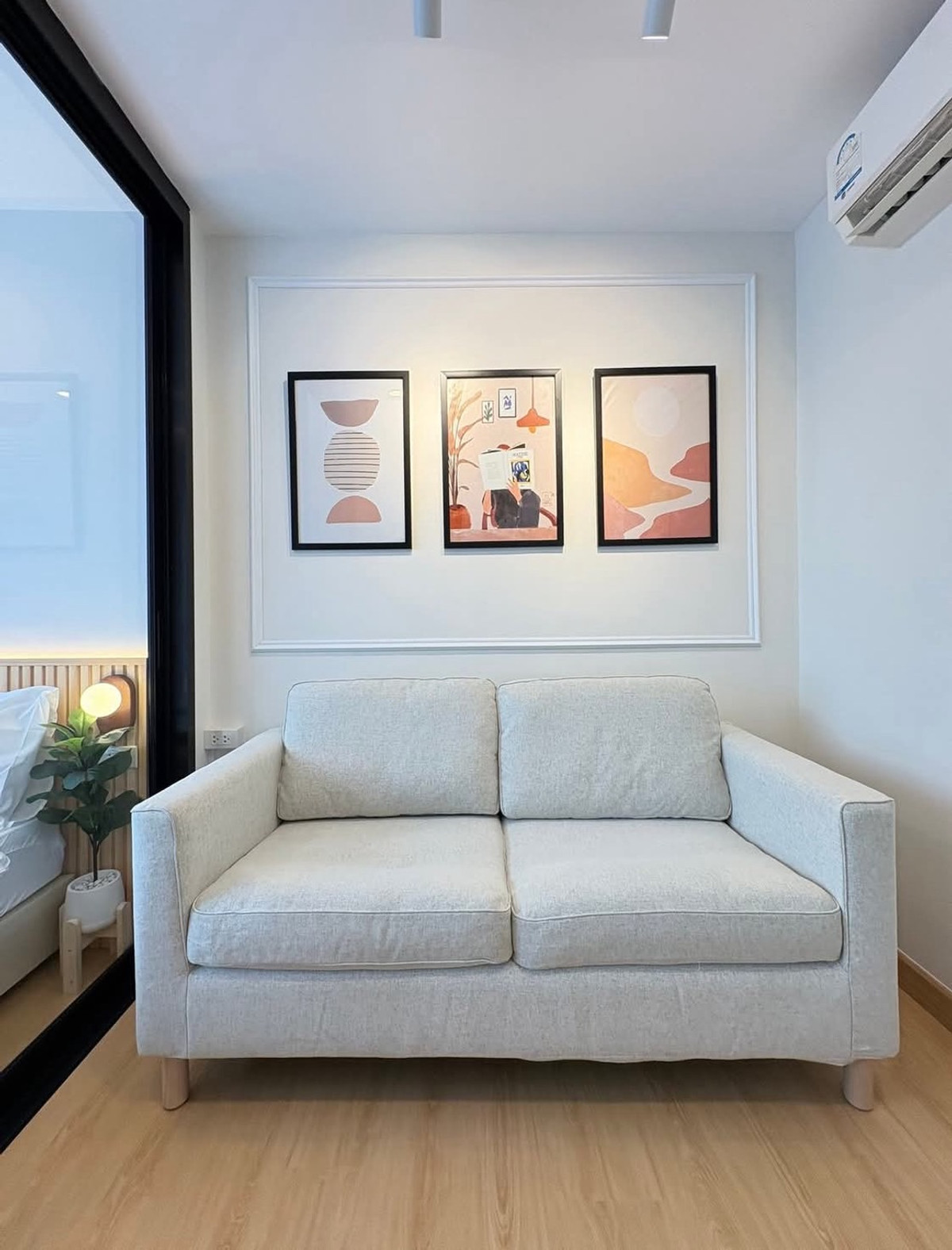 For SaleCondoThaphra, Talat Phlu, Wutthakat : Urgent sale 📍 IDEO Sathorn - Thapra 📍 Convenient transportation, near BTS Pho Nimit, fully furnished and equipped with appliances.