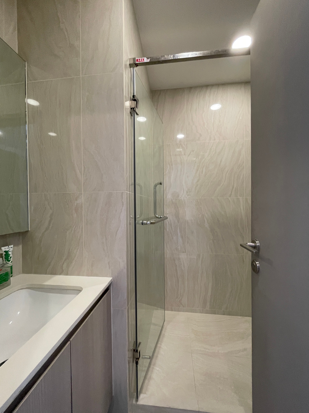 ขายคอนโดสุขุมวิท อโศก ทองหล่อ : ขายคอนโด Chewathai Residence Thonglor ทำเลทองหล่อ 20 เดินถึงได้ทั้งเอกมัย-ทองหล่อ เงียบสงบ เป็นส่วนตัว พร้อมอยู่ Fully Fitted พร้อมเฟอร์ฯ เครื่องใช้ไฟฟ้า ครบ