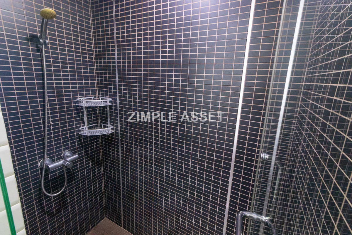 For RentSukhumvit, Asoke, Thonglor : Line ID: @zimple_asset  Service Apartment on Sukhumvit Soi 8. Fully furnished large rooms with fitness and swimming pool. Conveniently located near BTS Nana. Accepts both short-term and long-term stays