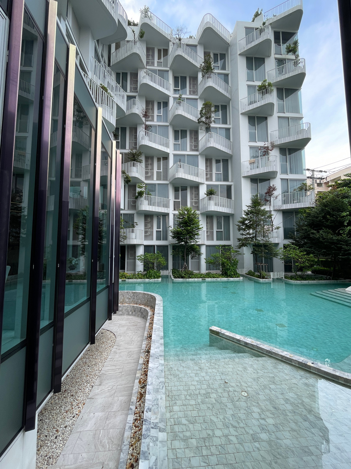 ขายคอนโดสุขุมวิท อโศก ทองหล่อ : ขายคอนโด Chewathai Residence Thonglor ทำเลทองหล่อ 20 เดินถึงได้ทั้งเอกมัย-ทองหล่อ เงียบสงบ เป็นส่วนตัว พร้อมอยู่ Fully Fitted พร้อมเฟอร์ฯ เครื่องใช้ไฟฟ้า ครบ