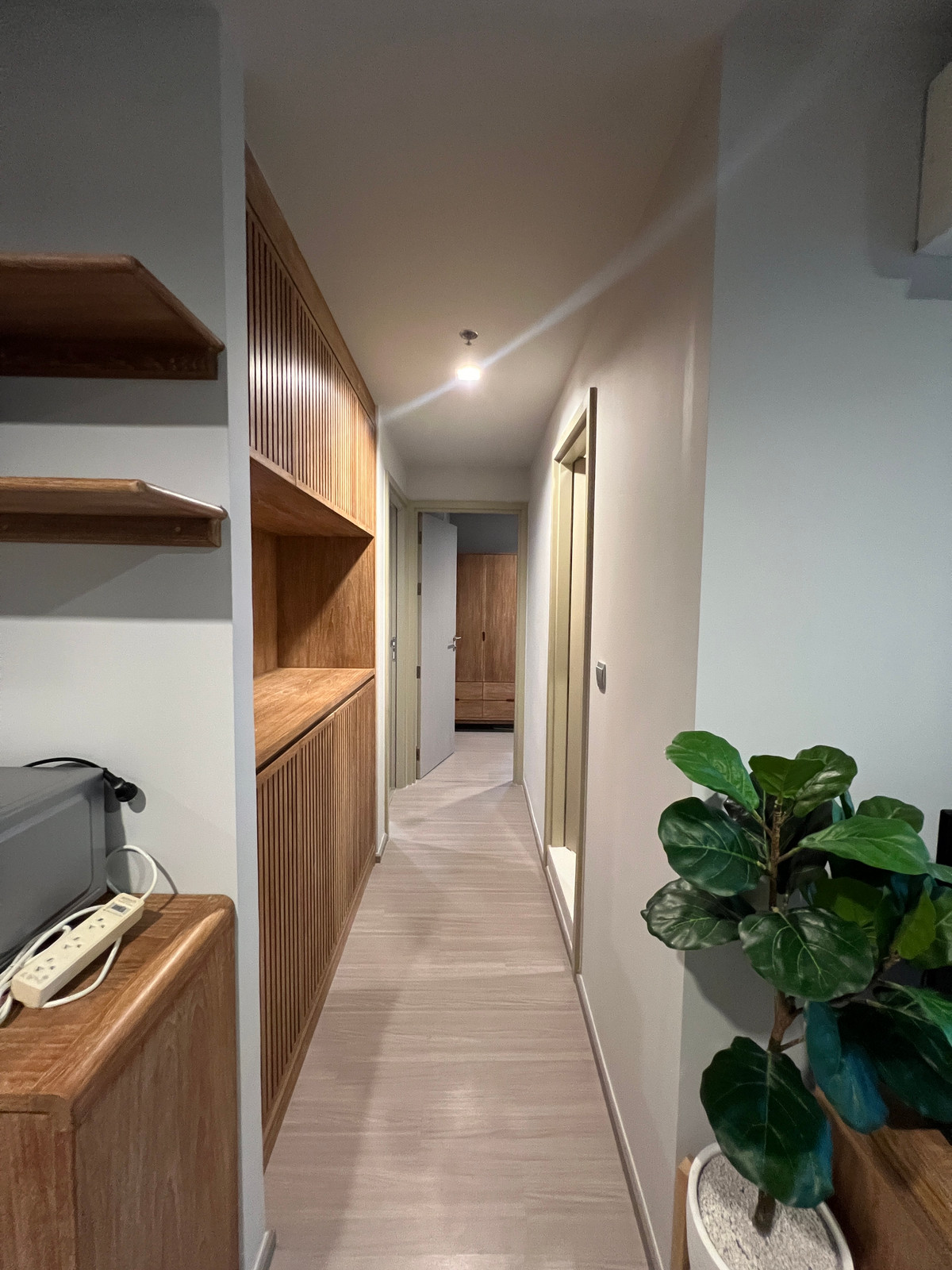 For RentCondoLadprao, Central Ladprao : Condo for rent: Life Ladprao, 2 bedrooms, 2 bathrooms, beautiful room, good view, complete furniture and electrical appliances. Located in the heart of the city, near BTS Lat Phrao Intersection, MRT Phahon Yothin.