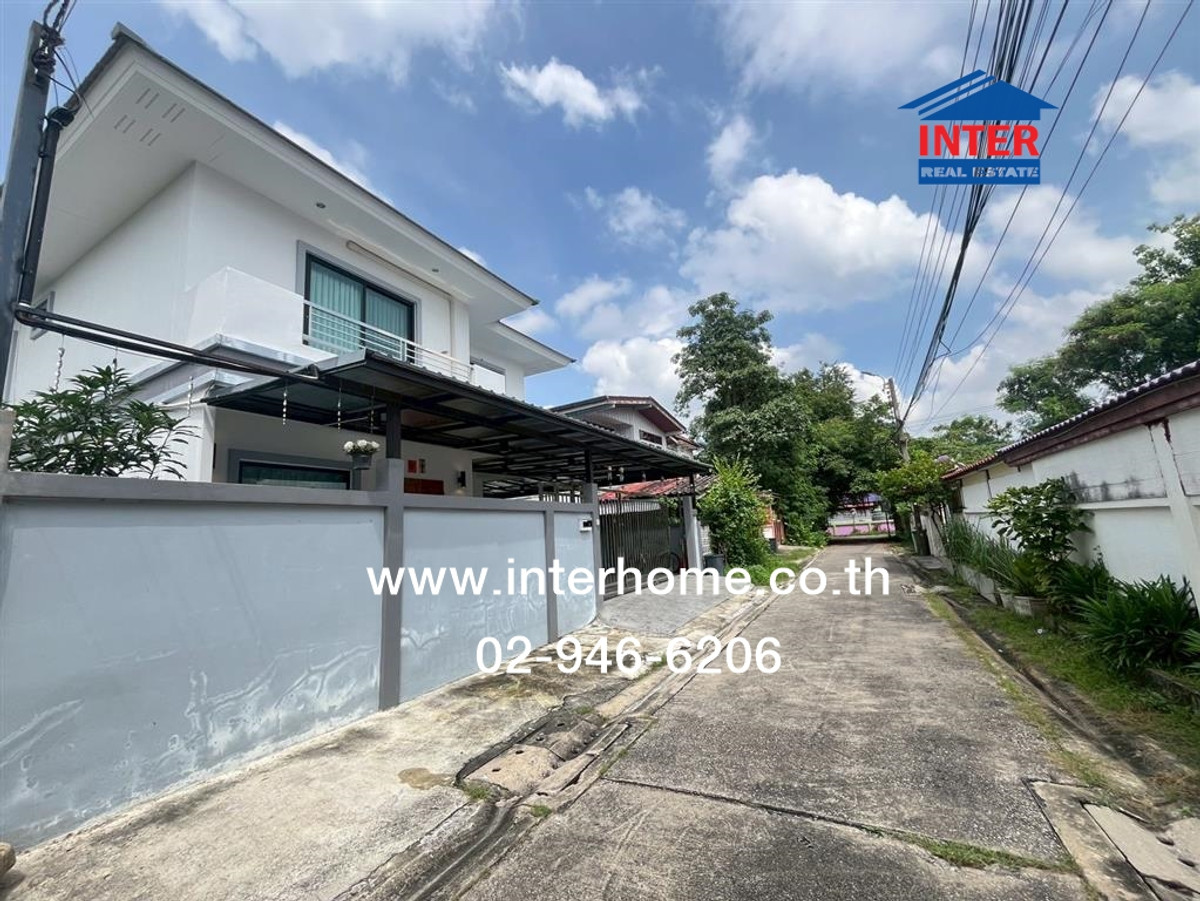 For SaleHouseBang kae, Phetkasem : 2-story detached house, 51 sq m. Detached house, Soi Bang Waek 104, Intersection 2-8, Charansanitwong Road. Phutthamonthon Sai 1 Road, Phasi Charoen District, Bangkok