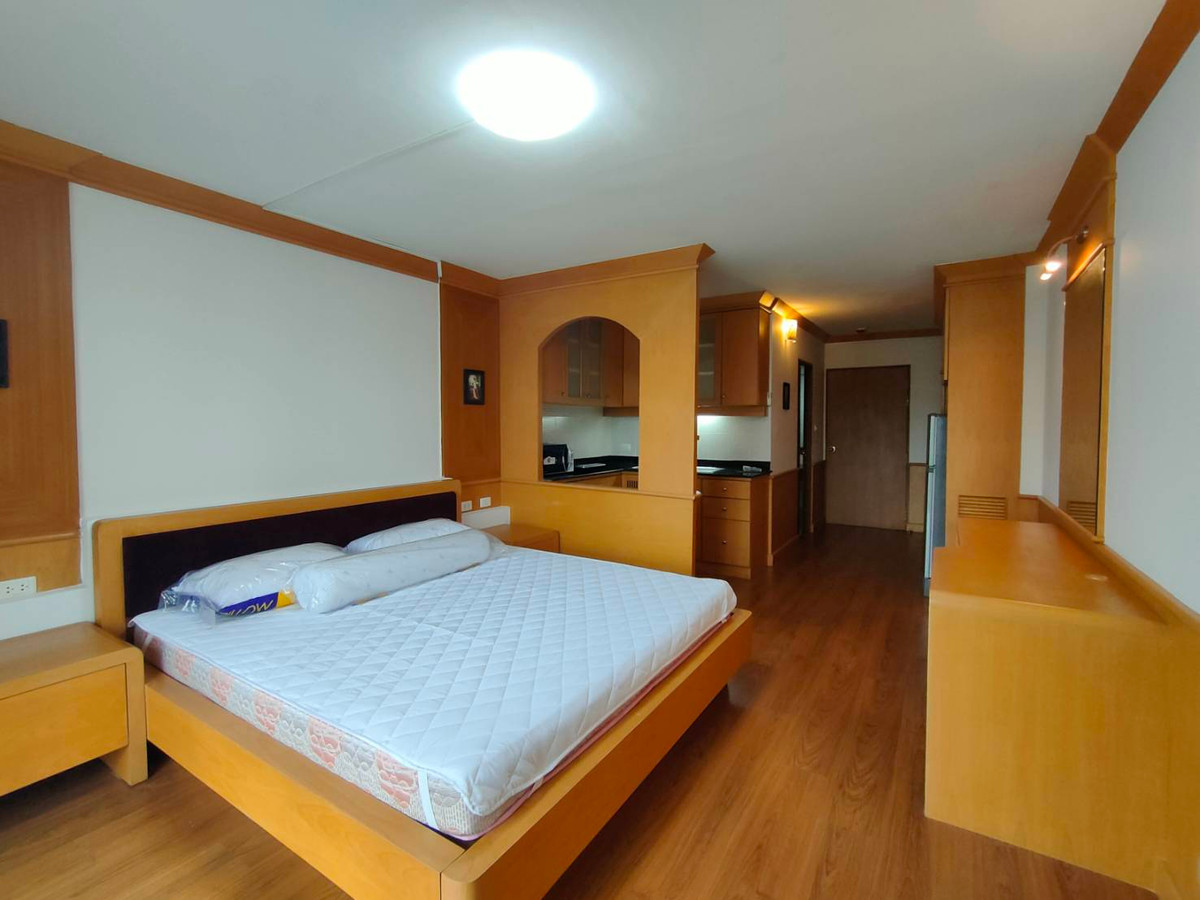 Studio room for rent with mountain view Hillside Condo 7 in Business Park  Near Bangkok Hospital Chiang Mai city Loading...