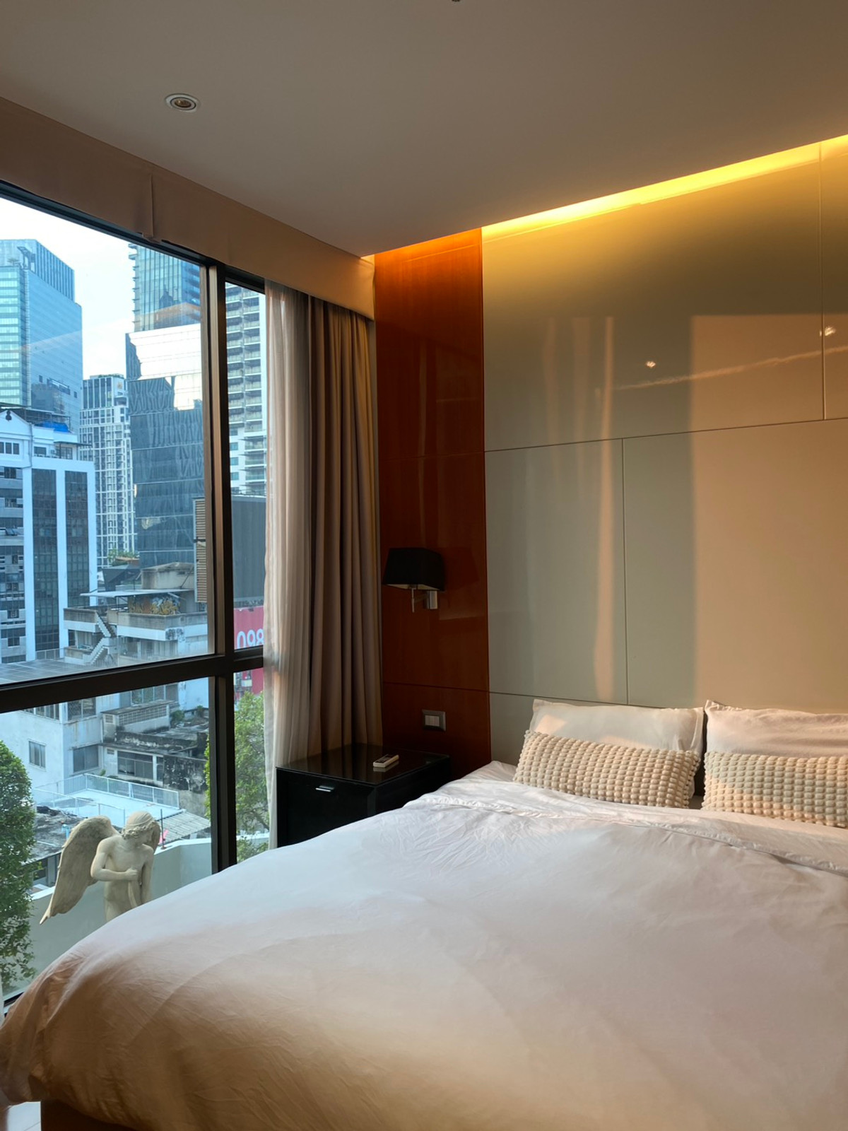 ให้เช่าคอนโดสุขุมวิท อโศก ทองหล่อ : O5211068 ให้เช่า คอนโด The Address Sukhumvit 28 ขนาด 52 ตร.ม. ชั้น 9
