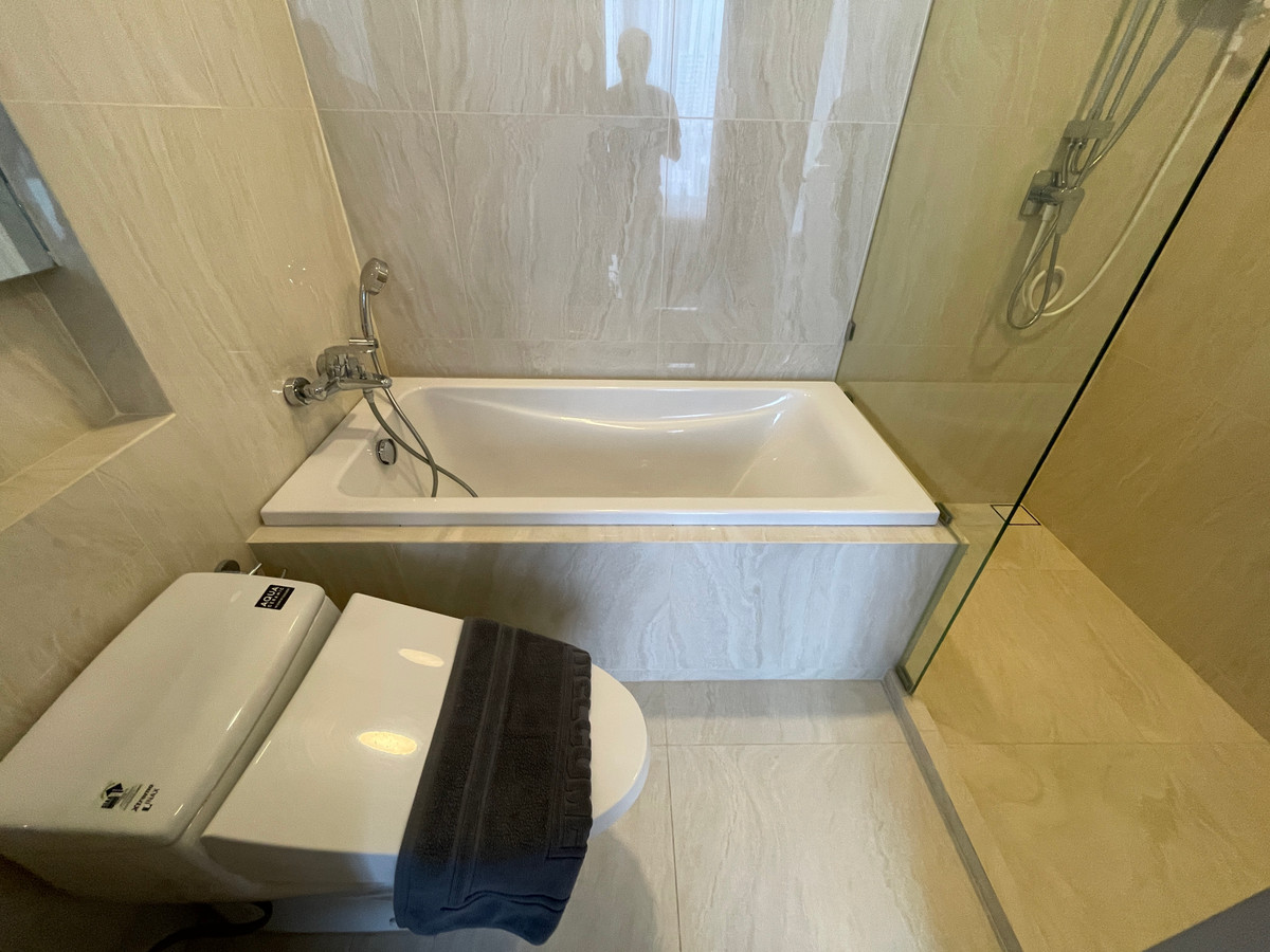 ขายคอนโดสุขุมวิท อโศก ทองหล่อ : ขายคอนโด Chewathai Residence Thonglor ทำเลทองหล่อ 20 เดินถึงได้ทั้งเอกมัย-ทองหล่อ เงียบสงบ เป็นส่วนตัว พร้อมอยู่ Fully Fitted พร้อมเฟอร์ฯ เครื่องใช้ไฟฟ้า ครบ