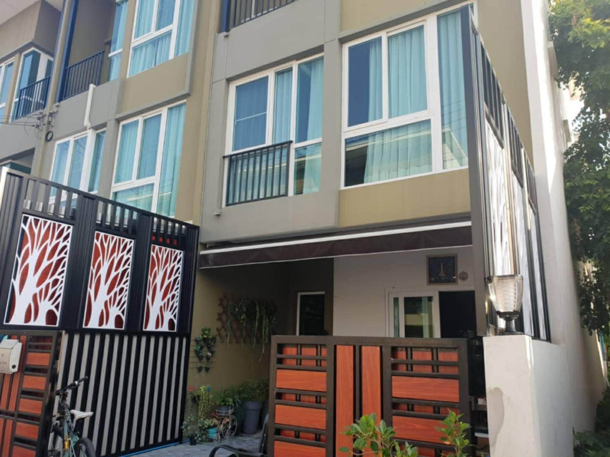 For SaleTownhomeSamut Prakan,Samrong : 3-story townhome for sale, Bless Town, Nam Daeng Road (sold with tenant), 3 million baht, best deal.