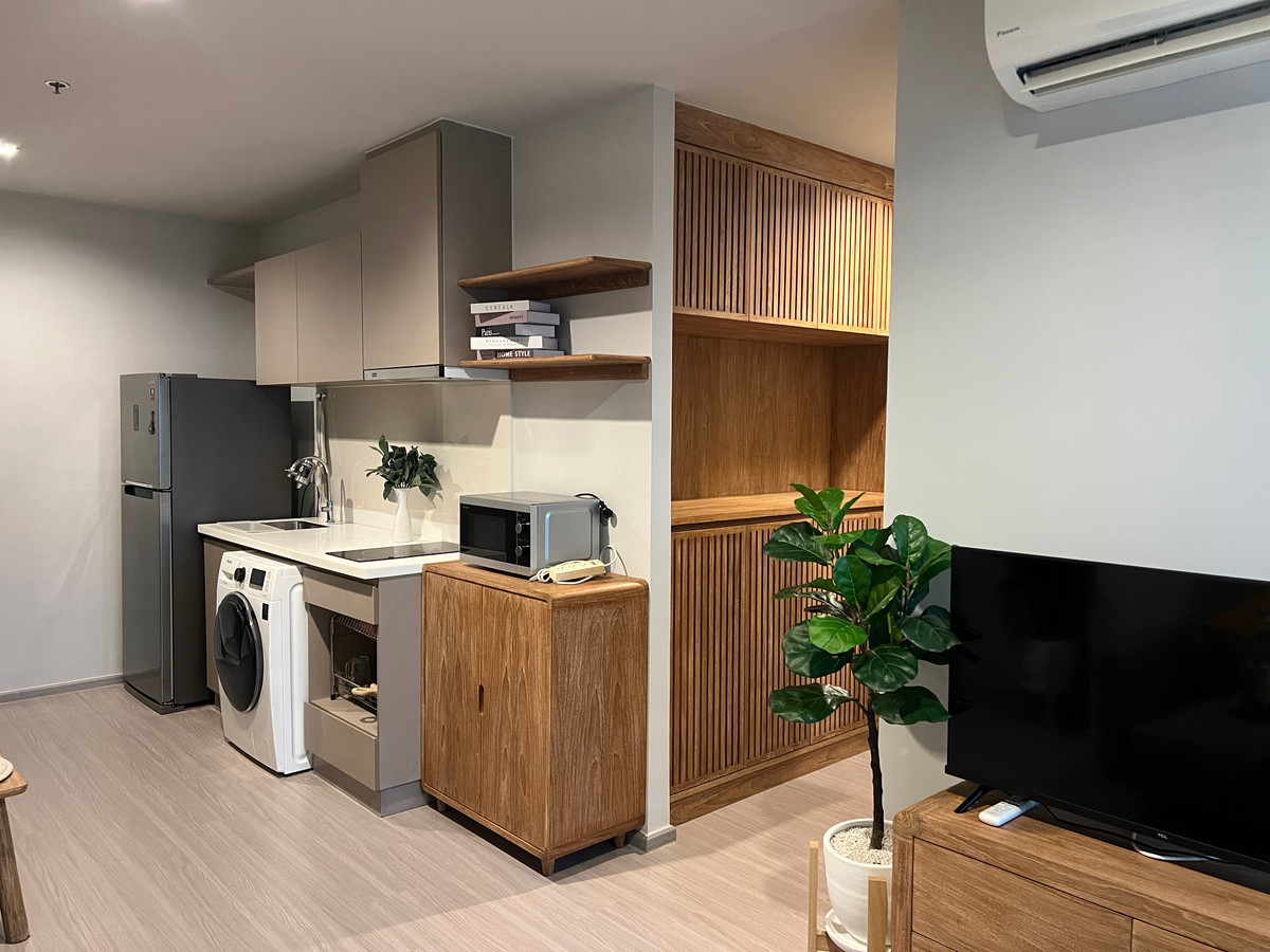 For RentCondoLadprao, Central Ladprao : Condo for rent: Life Ladprao, 2 bedrooms, 2 bathrooms, beautiful room, good view, complete furniture and electrical appliances. Located in the heart of the city, near BTS Lat Phrao Intersection, MRT Phahon Yothin.