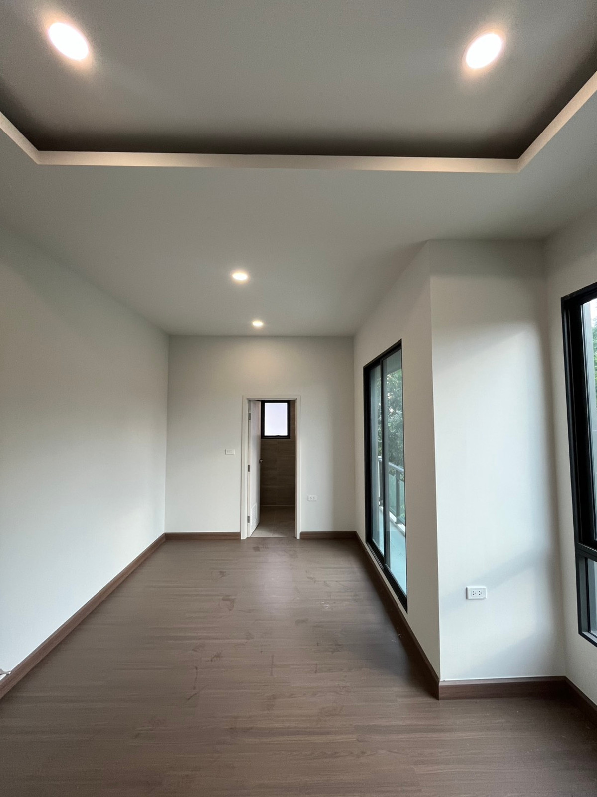 For SaleHouseRattanathibet, Sanambinna : 🏡 Grand Britannia Nonthaburi Station – corner plot detached house in front of the central garden, largest land in the project, price 14,900,000 baht.