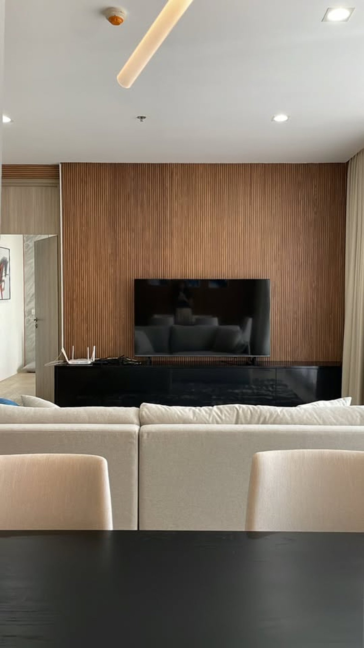 🔥 For rent NOBLE Ploenchit, luxury condo in the heart of the city 🔥 📍 Next to BTS Ploenchit 🚆 Loading...