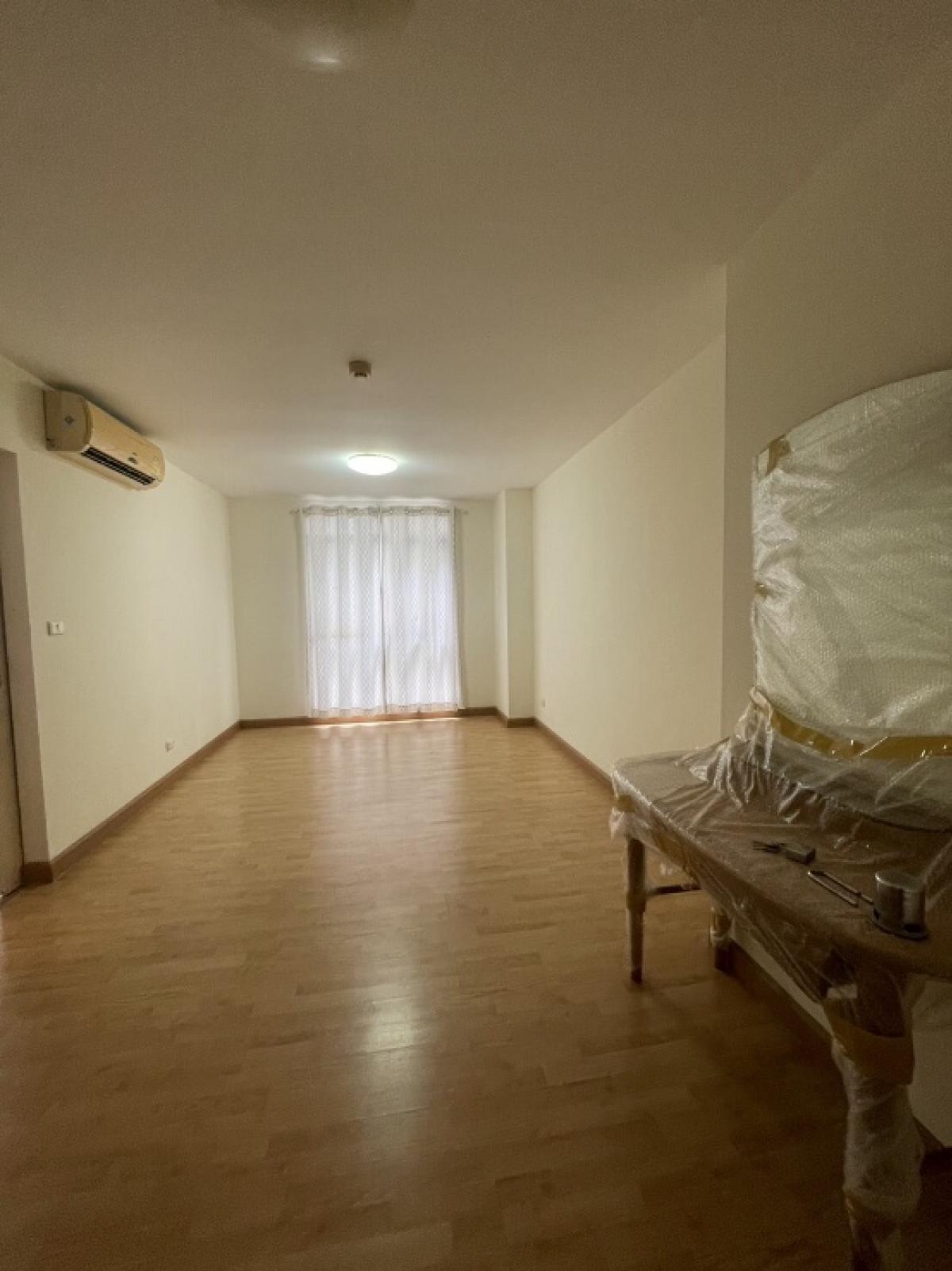 ให้เช่าคอนโดอ่อนนุช อุดมสุข : GBL 2325 🌻🌻🌻ปล่อยเช่า ด่วน The link 2🌻🌻🌻✅ขนาดห้อง 32 ตารางเมตร ชั้น3✅ห้องสตูดิโอ มีห้องกั้นห้องครัว(ไม่มีเฟอร์นิเจอร์)✅มีโต๊ะเครื่องแป้ง✅มีสระว่ายน้ำ ปล่อยเช่า 8,000฿ห้องรีโนเวทใหม่ ใหม่สะอาด -ใกล้ Bts อ่อนนุช-ใกล้โลตัส 📍📍☎️ติดต่อ Globallink 097-2969176☎️