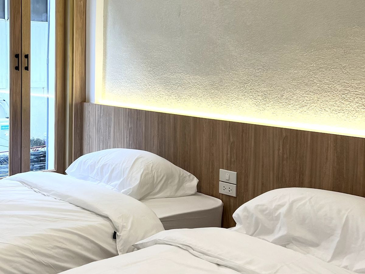 ทาวน์โฮม 3 ชั้น ทำเลดี พร้อมเฟอร์นิเจอร์ ให้เช่า ย่านพญาไท-ราชเทวี ใกล้BTS ราชเทวี เพียง 240 เมตร Loading...