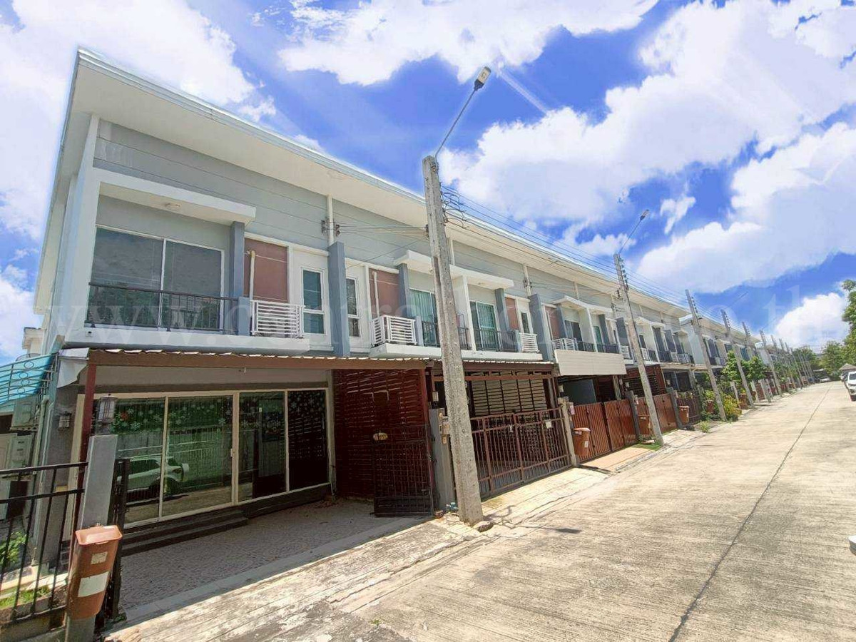 Townhome Supalai Bella Kingkaew - Srinakarin, back corner, ready to move in. Loading...