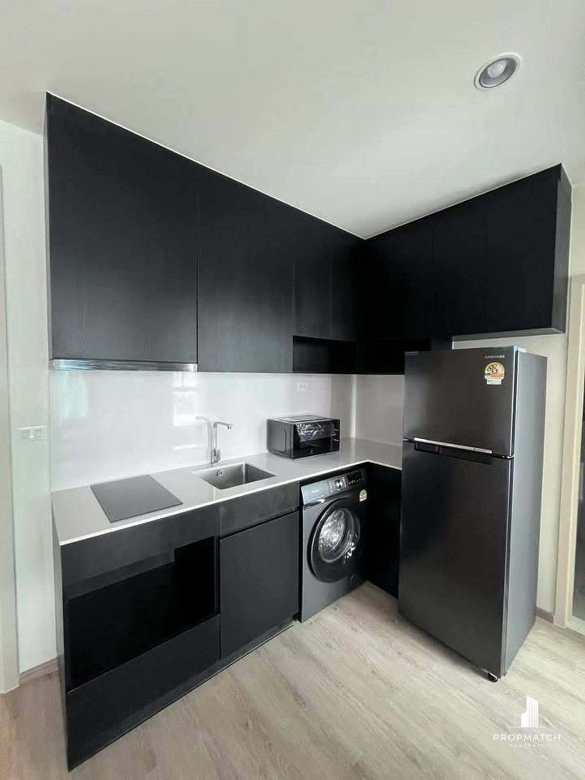 ✨Flash Deal ✨Nue District R9( 2Bed 2Bath 46SQM.) แต่งครบพร้อมอยู่ !! เพียง 36,000บาทต่อเดือน Tel.0981315848 @propmatch Loading...