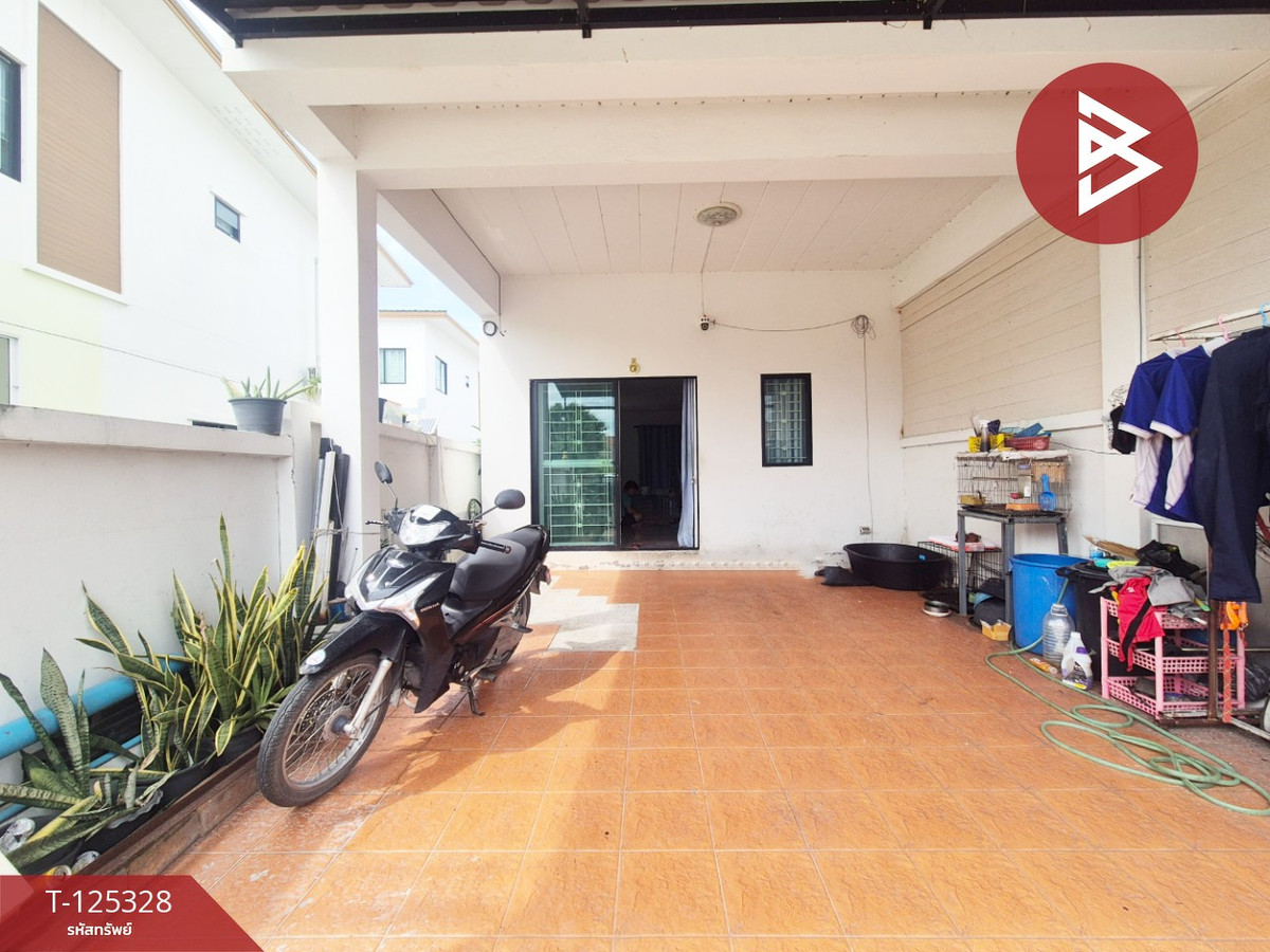 ขายทาวน์เฮ้าส์ หมู่บ้านแพนนาเซียวิลล์ ชลบุรี (Panacea Ville) พร้อมเข้าอยู่ Loading...