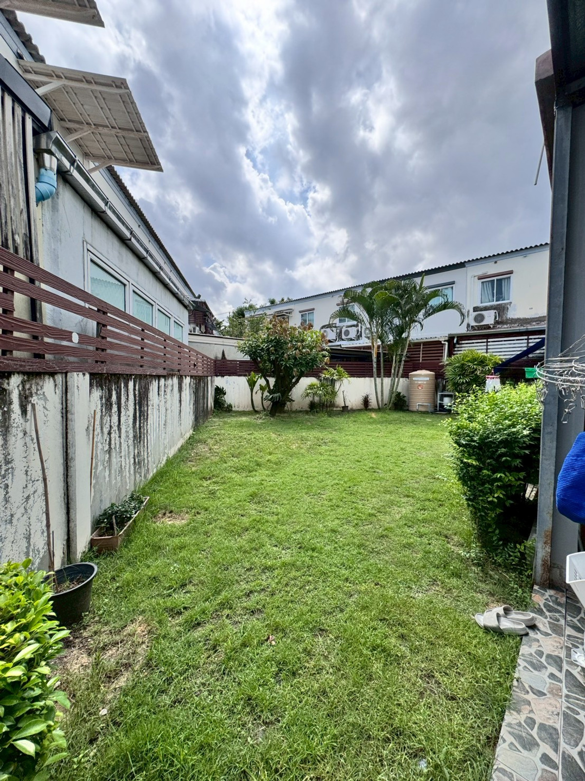 For SaleTownhomePattanakan, Srinakarin : Townhouse for sale, Villette Lite Pattanakarn 38 (Villette Lite Pattanakarn) near Triam Udom Phatthanakan (N.1911)