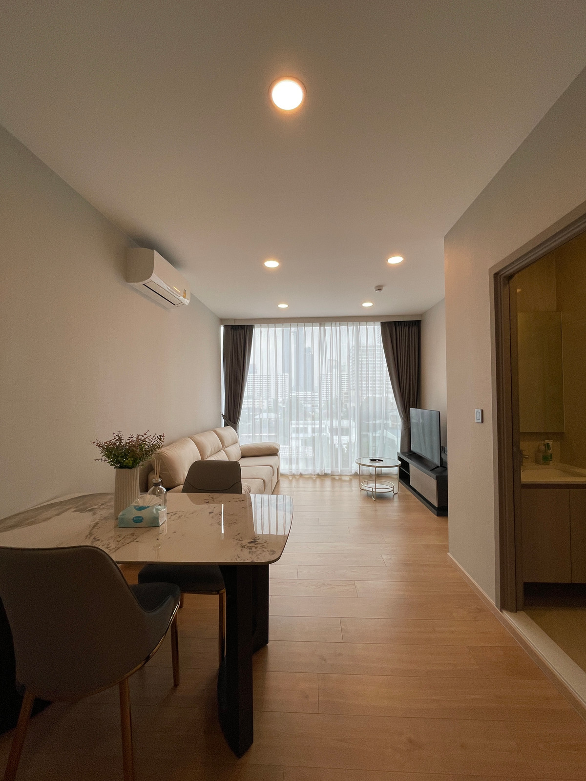 ขายคอนโดสุขุมวิท อโศก ทองหล่อ : ขายคอนโด Chewathai Residence Thonglor ทำเลทองหล่อ 20 เดินถึงได้ทั้งเอกมัย-ทองหล่อ เงียบสงบ เป็นส่วนตัว พร้อมอยู่ Fully Fitted พร้อมเฟอร์ฯ เครื่องใช้ไฟฟ้า ครบ