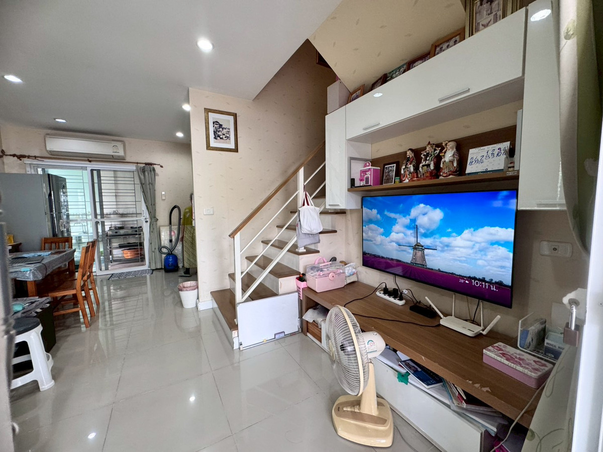 For SaleTownhomePattanakan, Srinakarin : Townhouse for sale, Villette Lite Pattanakarn 38 (Villette Lite Pattanakarn) near Triam Udom Phatthanakan (N.1911)