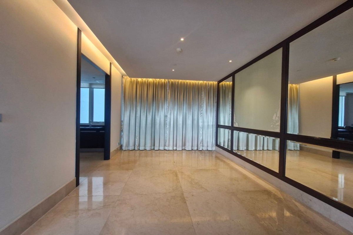For SaleCondoSathorn, Narathiwat : 🔥 Sale with tenant !! high floor 31++!!🔥 Code C20251000085..........The Infinity, 3 bedroom, 3 bathroom, furnished, ready to move in, Special Deal!!📣📣