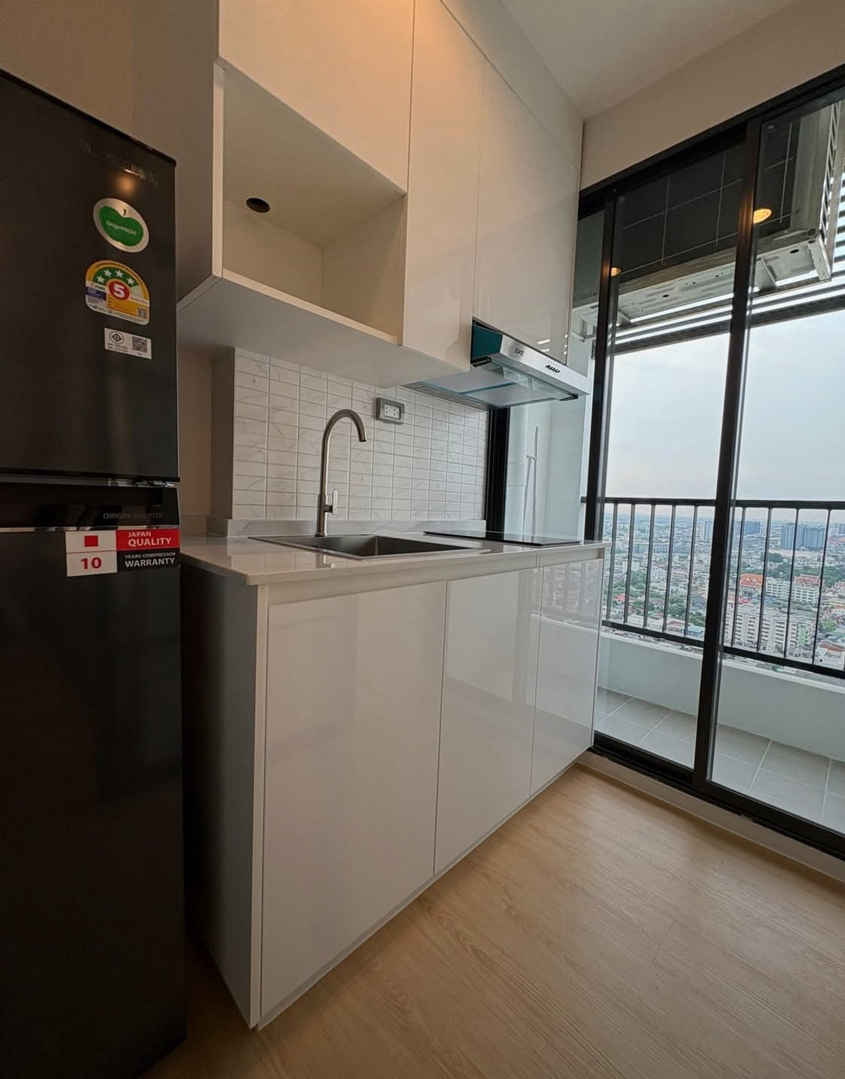 For SaleCondoThaphra, Talat Phlu, Wutthakat : Urgent sale 📍 IDEO Sathorn - Thapra 📍 Convenient transportation, near BTS Pho Nimit, fully furnished and equipped with appliances.