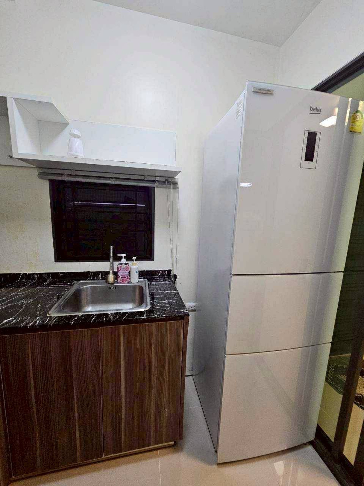 A9221068 ให้เช่า ทาวน์โฮม 3 ชั้น Town Avenue Merge (รัตนาธิเบศร์) เนื้อที่ 21 ตารางวา Loading...