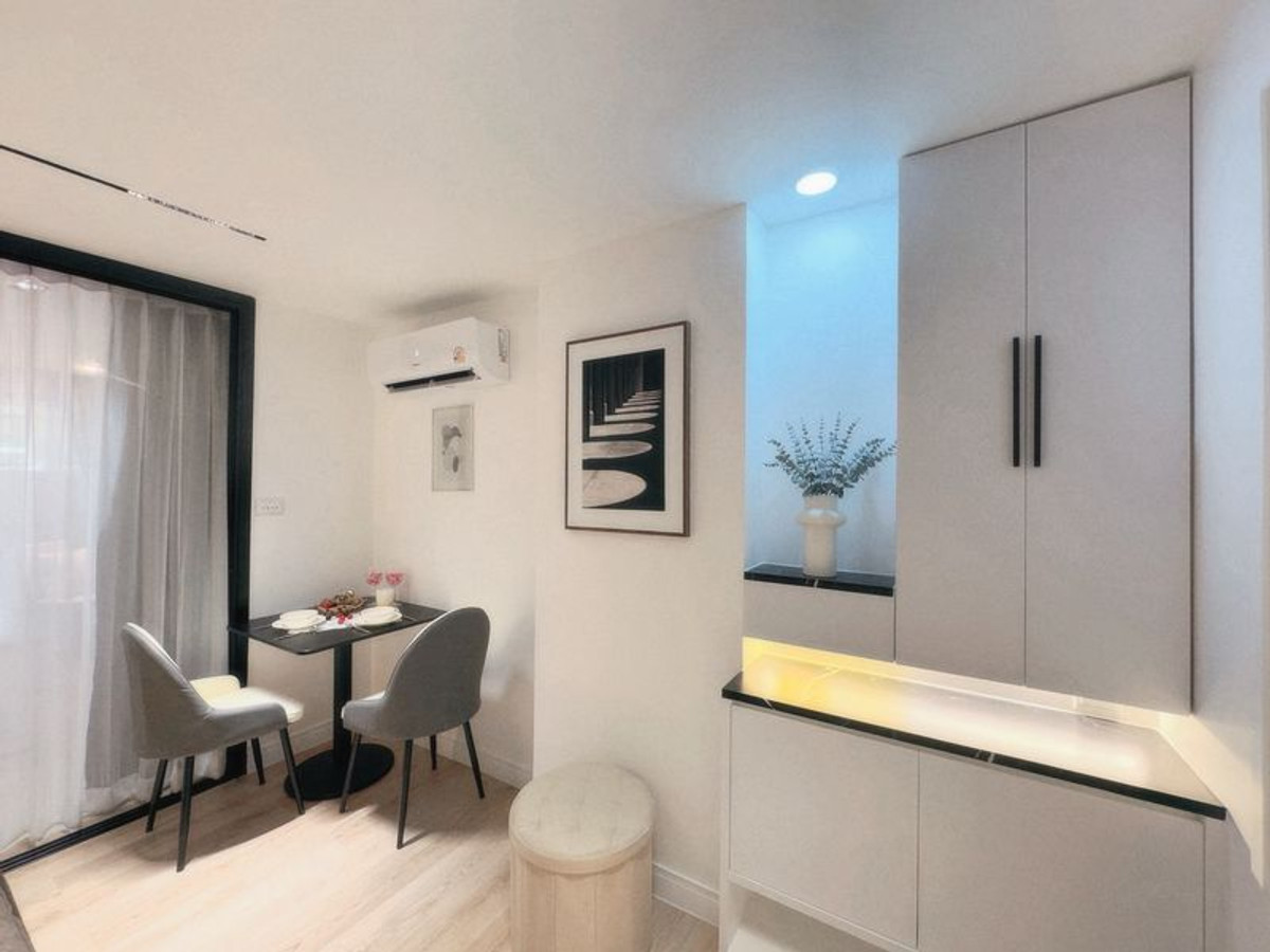 ศรีธนาคอนโด 2, ห้องรีโนเวทใหม่ ตกแต่งหรู ฟังก์ชั่นครบ เฟอร์นิเจอร์บิ้วอินหรู ทั้งห้อง Fully Furnished พร้อมเข้าอยู่ Loading...