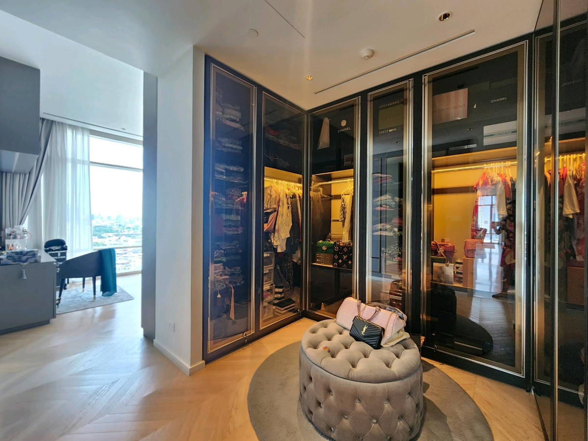 For RentCondoSathorn, Narathiwat : Unrivaled Urban Sanctuary: 3-BR Luxury at Four Seasons Private Residences