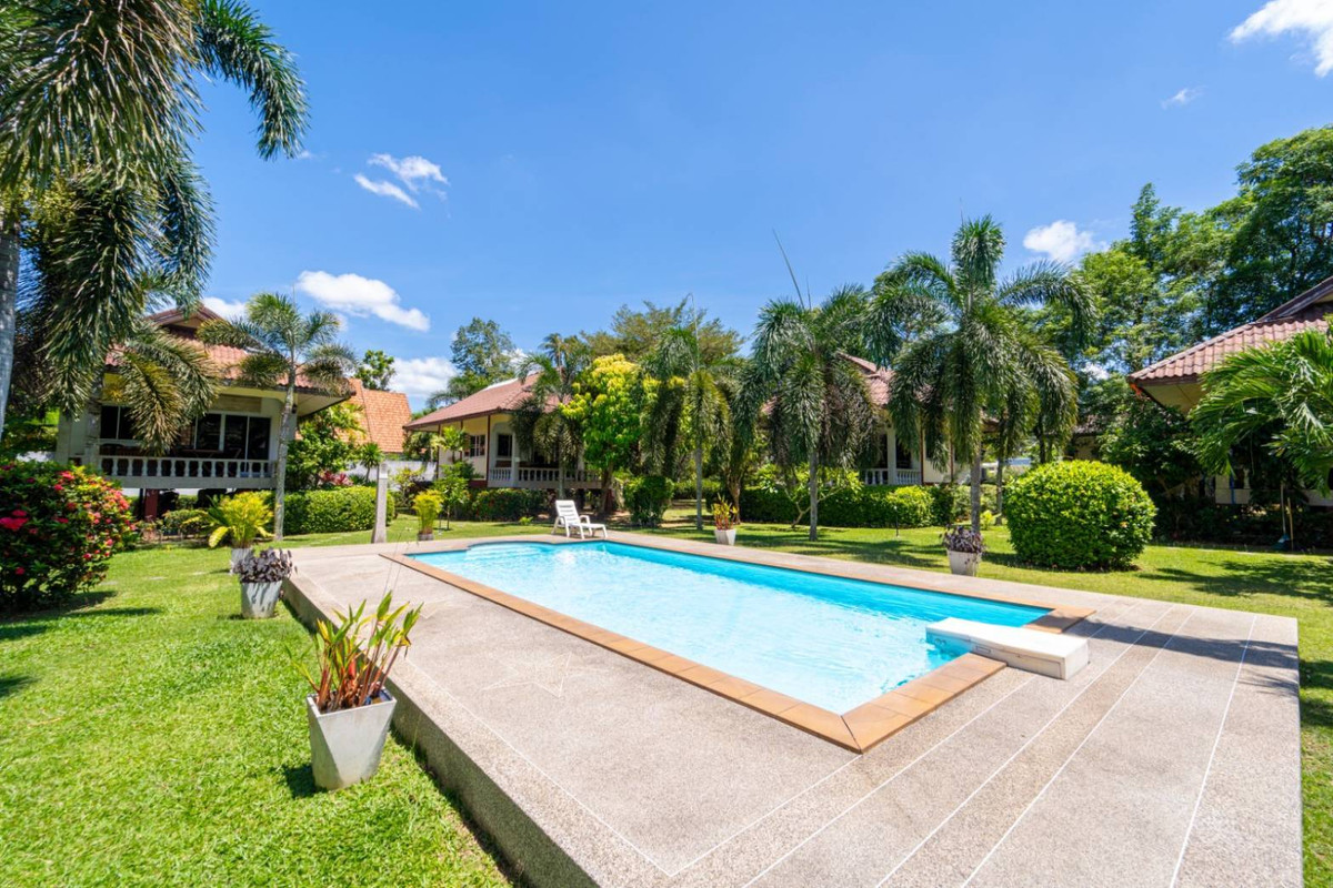 รีสอร์ต 15 วิลล่าพร้อมสวนผลไม้ ท่ามกลางธรรมชาติ สำหรับขาย บนเกาะสมุย Loading...