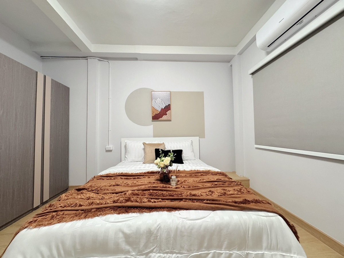 Single house for rent Suthisan 180,000 Loading...