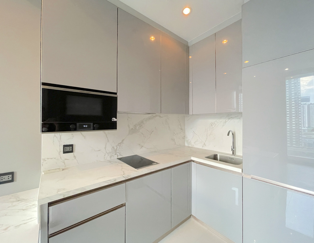 For SaleCondoRama9, Petchburi, RCA : 🔥 Urgent sale 🔥 Cheapest, beautiful room, new, exactly like the cover, corner room, spacious room Call 0619824959