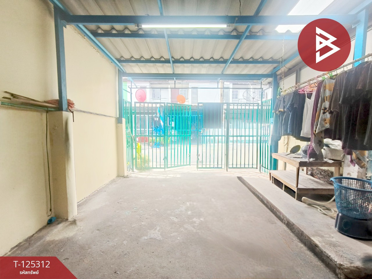 Townhouse for sale Siwanakorn Village, Phraeksa, Samut Prakan Loading...