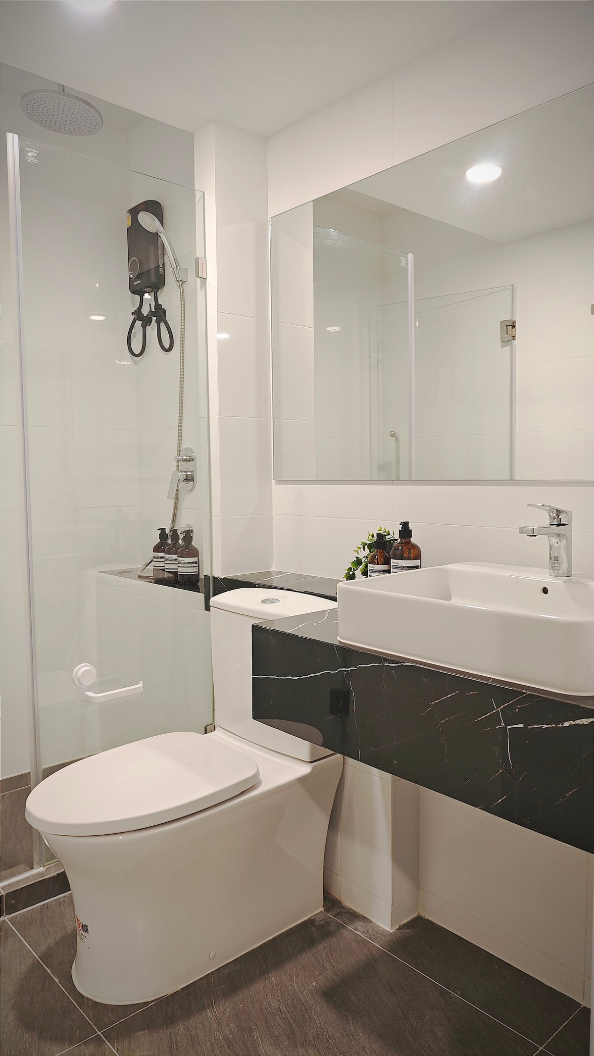 ขายคอนโดพระราม 9 เพชรบุรีตัดใหม่ RCA : ขายคอนโด KnightsBridge Space Rama 9 ราคา 5,690,000 บาท [MKs251014]