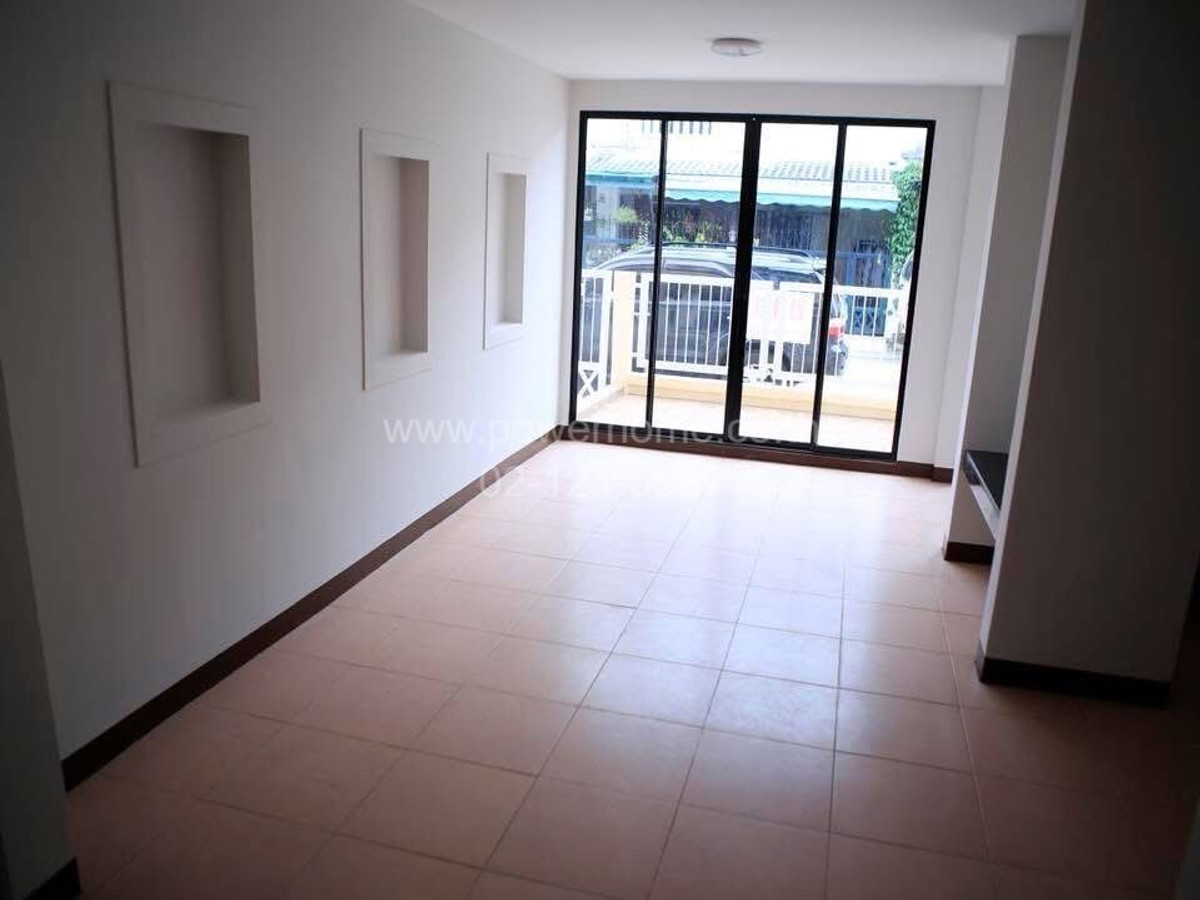 หมู่บ้านวรารักษ์ รามอินทรา  ถนนรามอินทรา แขวงสามวาตะวันตก เขตคลองสามวา กรุงเทพมหานคร   Loading...