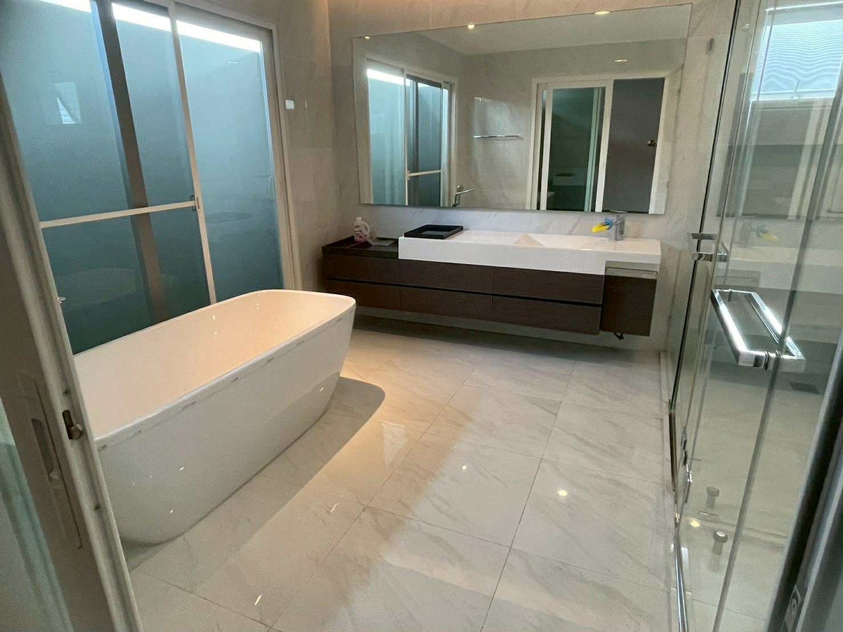 For SaleHouseBangna, Bearing, Lasalle : 122.8 sq m, 4 bedrooms, 5 bathrooms, 2-story detached house, Manthana 2, Bangna Km 7.