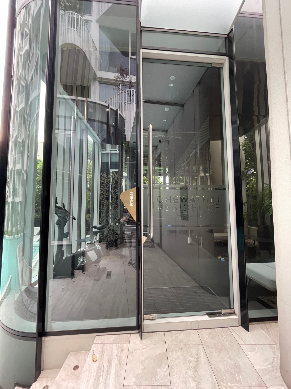 ขายคอนโดสุขุมวิท อโศก ทองหล่อ : ขายคอนโด Chewathai Residence Thonglor ทำเลทองหล่อ 20 เดินถึงได้ทั้งเอกมัย-ทองหล่อ เงียบสงบ เป็นส่วนตัว พร้อมอยู่ Fully Fitted พร้อมเฟอร์ฯ เครื่องใช้ไฟฟ้า ครบ