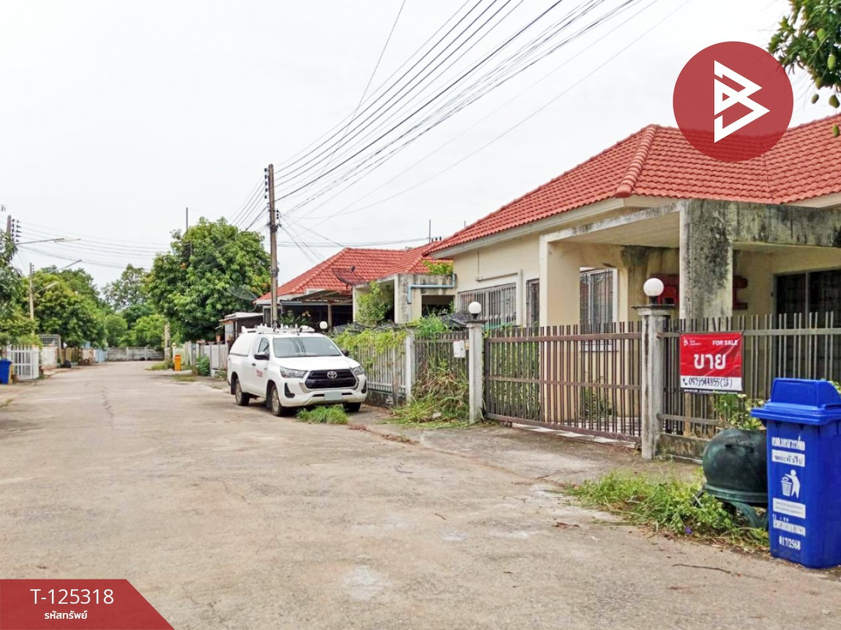 ขายบ้านแฝด เนื้อที่ 35 ตารางวา หมู่บ้านอยู่เจริญ นครสวรรค์ Loading...