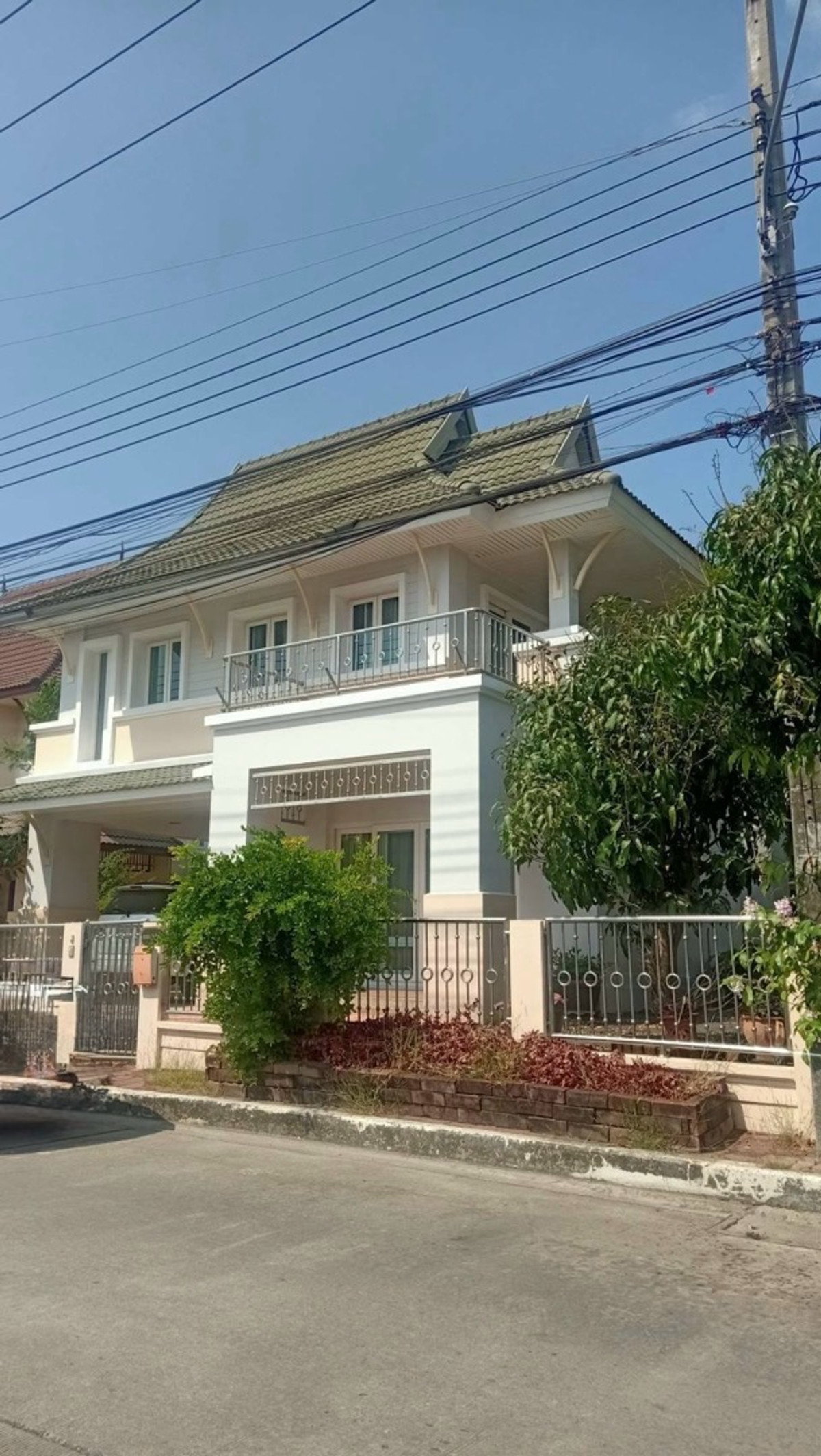 Luxurious detached house for sale Completely furnished throughout, only 9 million, move in immediately! Loading...