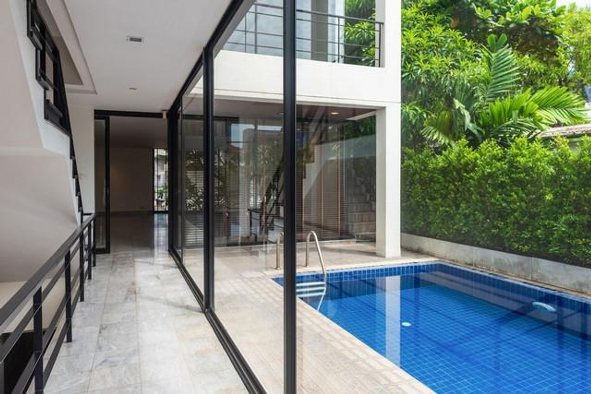 For RentAri,Anusaowaree : 4-story pool villa for rent in the heart of Ari, Phayathai, area 750 sq m, suitable for living and making a home office. Near BTS Ari Ministry of Finance, Samsen Dusit