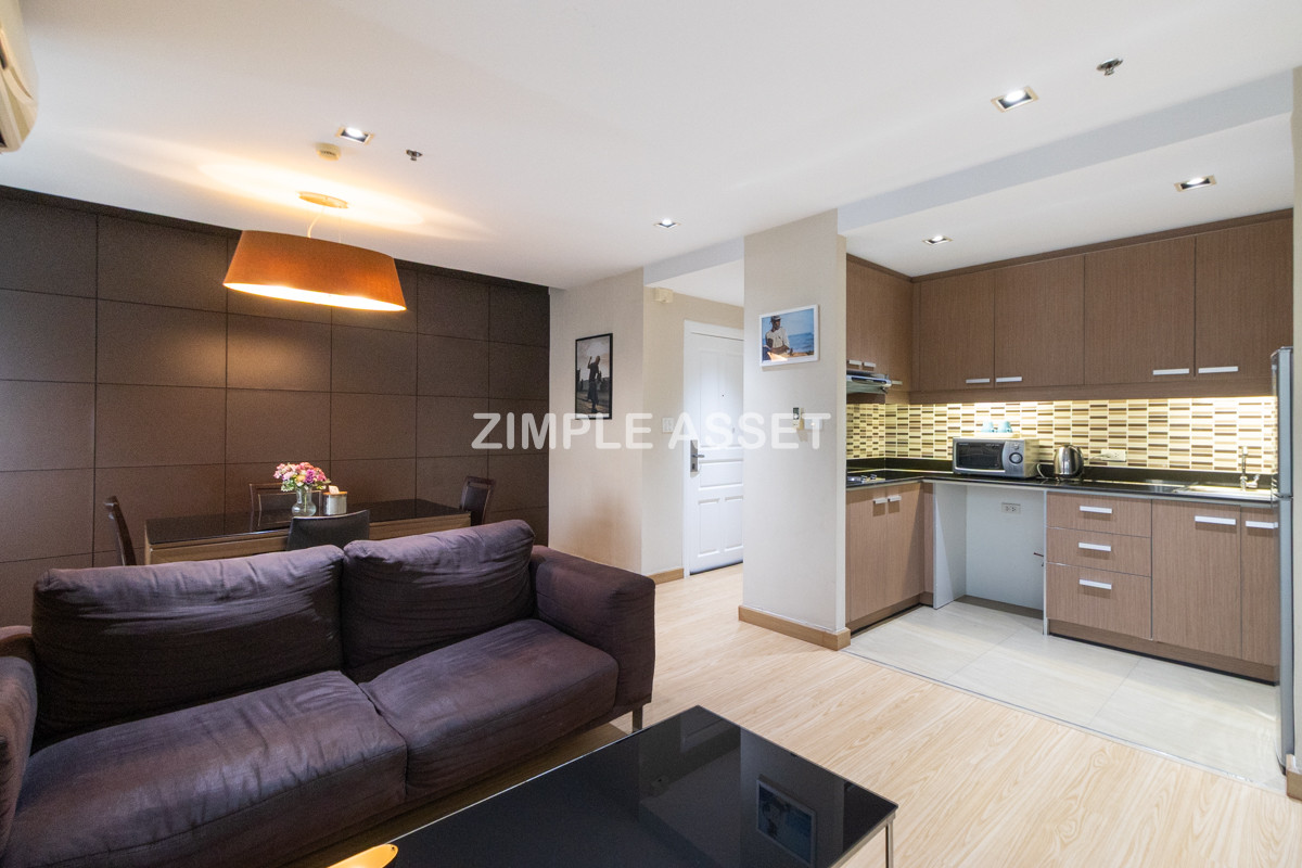 For RentSukhumvit, Asoke, Thonglor : Line ID: @zimple_asset  Service Apartment on Sukhumvit Soi 8. Fully furnished large rooms with fitness and swimming pool. Conveniently located near BTS Nana. Accepts both short-term and long-term stays