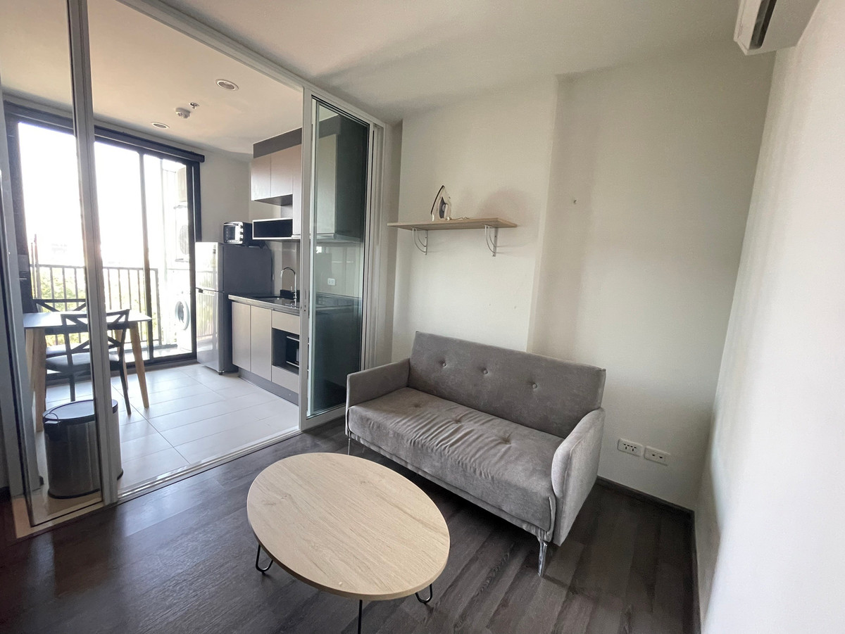 **Urgent sale** The Base Height Condo 1.99 M Loading...