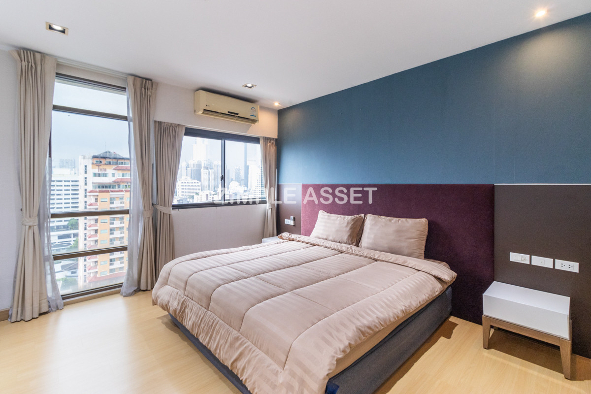 For RentSukhumvit, Asoke, Thonglor : Line ID: @zimple_asset  Service Apartment on Sukhumvit Soi 8. Fully furnished large rooms with fitness and swimming pool. Conveniently located near BTS Nana. Accepts both short-term and long-term stays