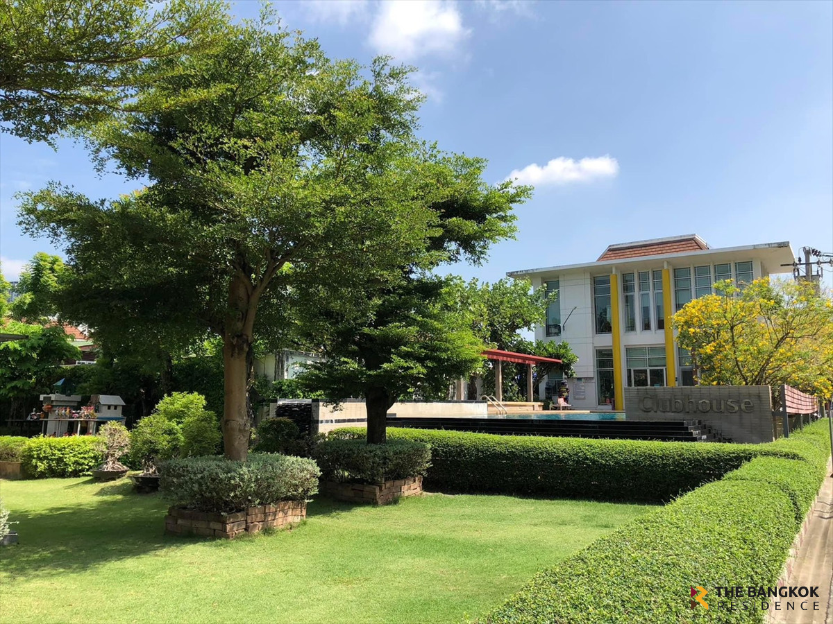 For SaleTownhomeThaphra, Talat Phlu, Wutthakat : 🏠 3-Storey Townhome, Baan Klang Muang Sathorn–Taksin 1 in the heart of Sathorn–Taksin area, near BTS Wutthakat