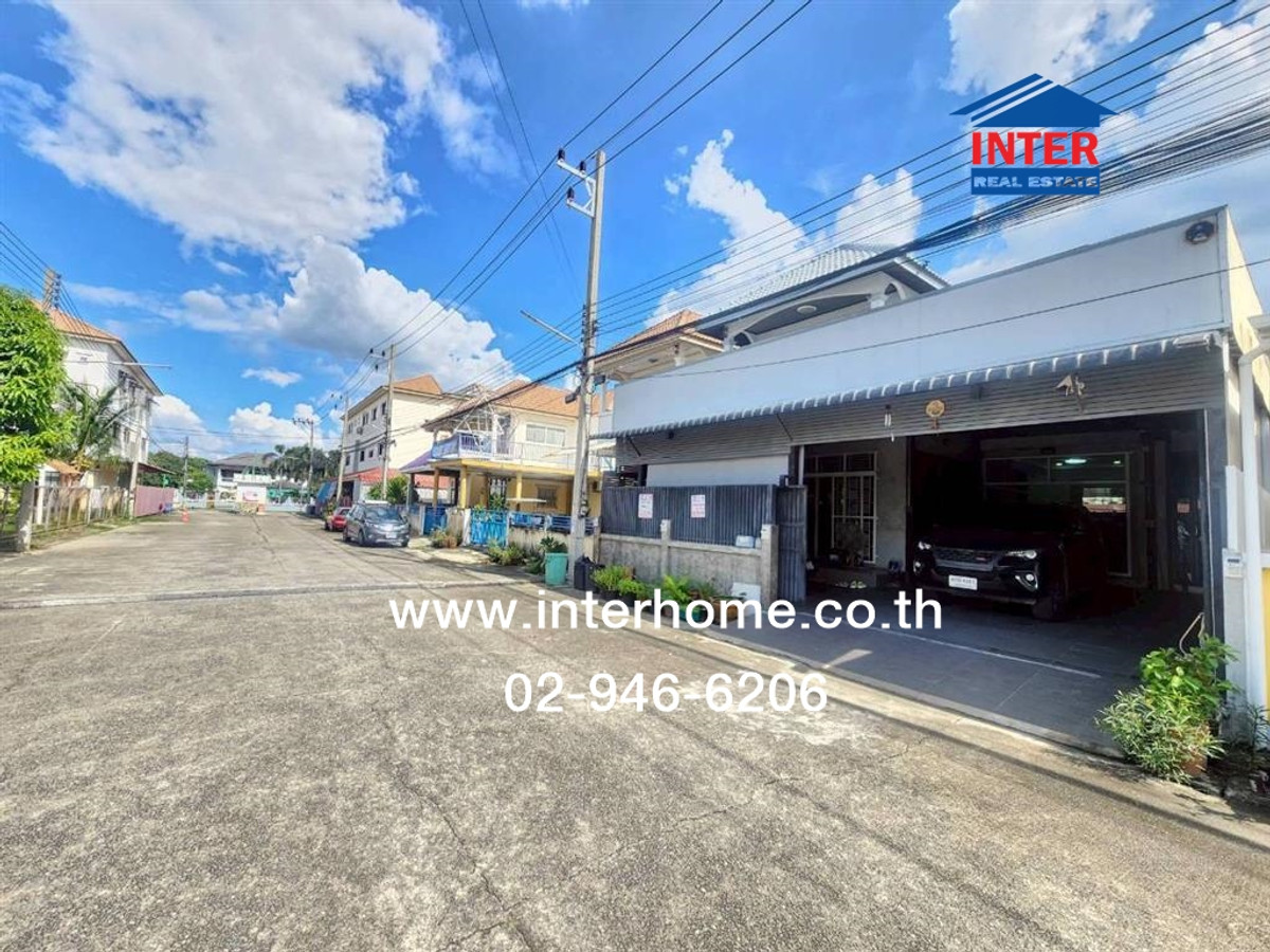 Twin house, 2 floors, 41 sq m, Nichakorn Village, Phutthamonthon Sai 4, near Mahidol University, Salaya, Soi Krathum Lom 19. Phutthamonthon Sai 4 Road, Sam Phran, Nakhon Pathom Loading...
