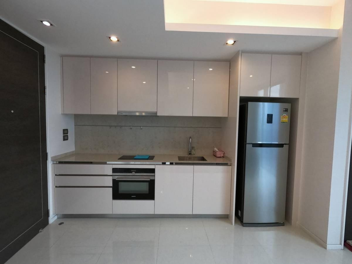 ขายคอนโดสาทร นราธิวาส : ขายด่วน 📍 The Bangkok Sathon 📍 เฟอร์นิเจอร์ และ เครื่องใช้ไฟฟ้าครบ ใกล้ BTS สุรศักดิ์