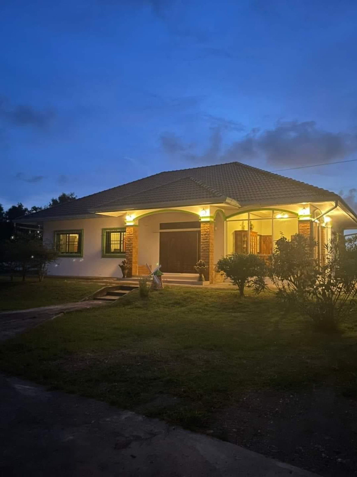 ขายบ้านระยอง : 🏡 ประกาศขายบ้านเดี่ยวพร้อมที่ดิน 2 ไร่ ใกล้หาดแม่รำพึง จ.ระยอง (เจ้าของขายเอง) 🏡 