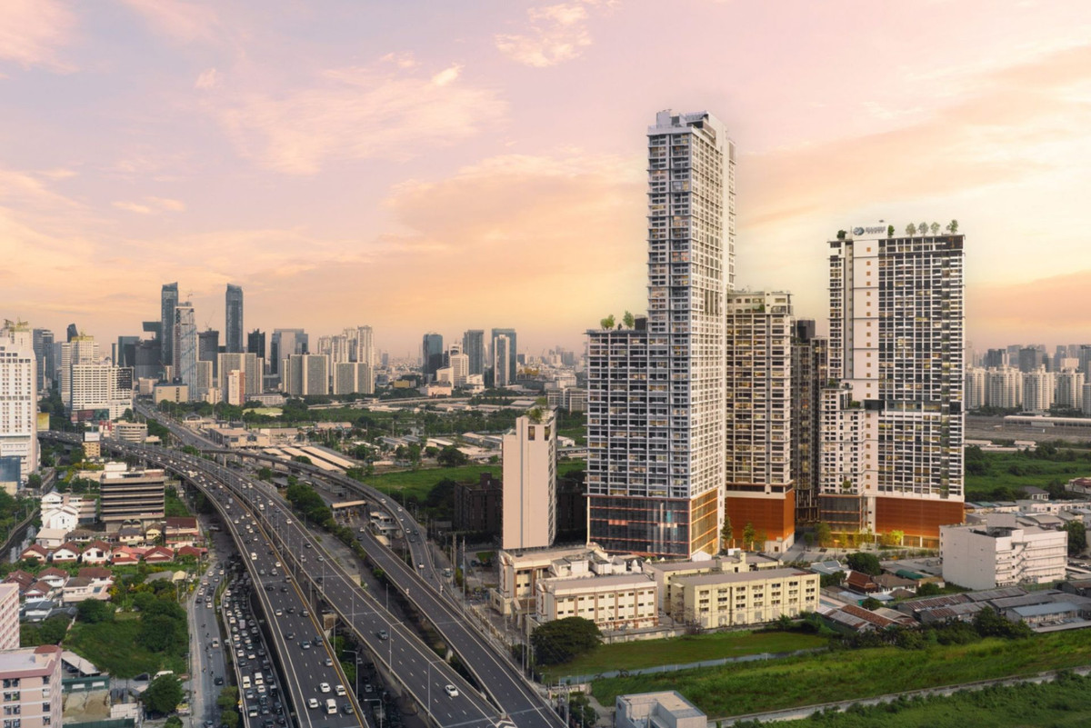 For sale (at a loss) 2 bedroom condo, corner room, 8th floor, Building B. Loading...