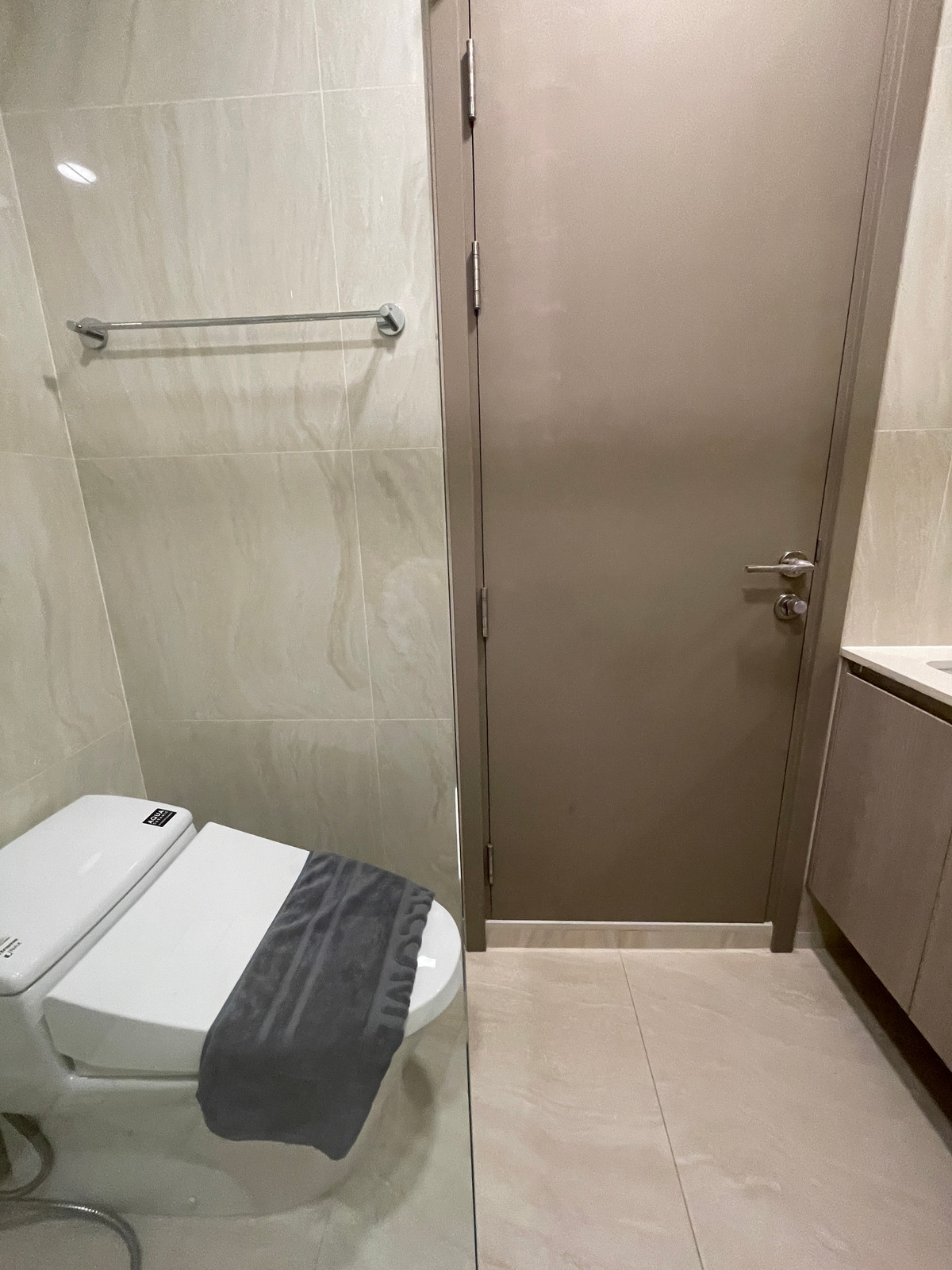 ขายคอนโดสุขุมวิท อโศก ทองหล่อ : ขายคอนโด Chewathai Residence Thonglor ทำเลทองหล่อ 20 เดินถึงได้ทั้งเอกมัย-ทองหล่อ เงียบสงบ เป็นส่วนตัว พร้อมอยู่ Fully Fitted พร้อมเฟอร์ฯ เครื่องใช้ไฟฟ้า ครบ