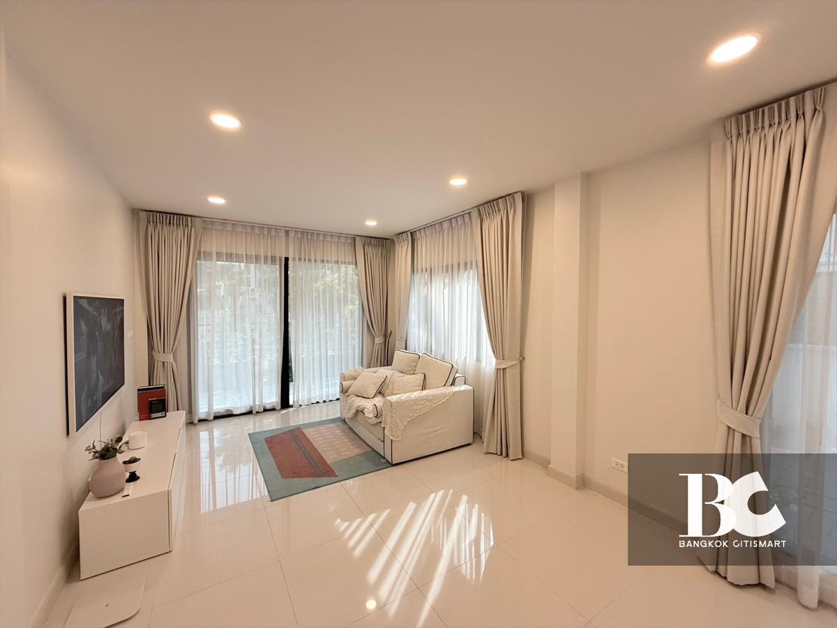 Single house for sale, Centro Bangna, Centro Bangna, near Mega Bangna. Loading...