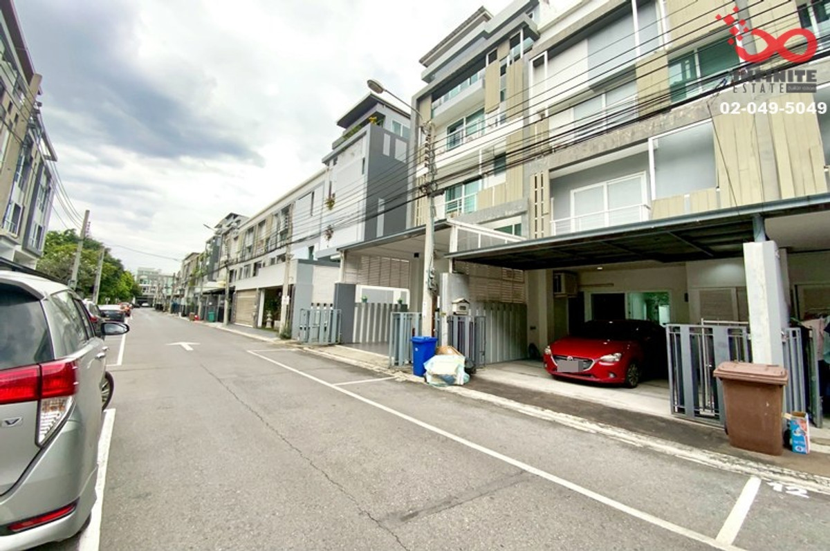 ขายและให้เช่าทาวน์โฮม 3ชั้น สเปซ ลาดพร้าว–เหม่งจ๋าย ลาดพร้าว80 24ตรว. Loading...