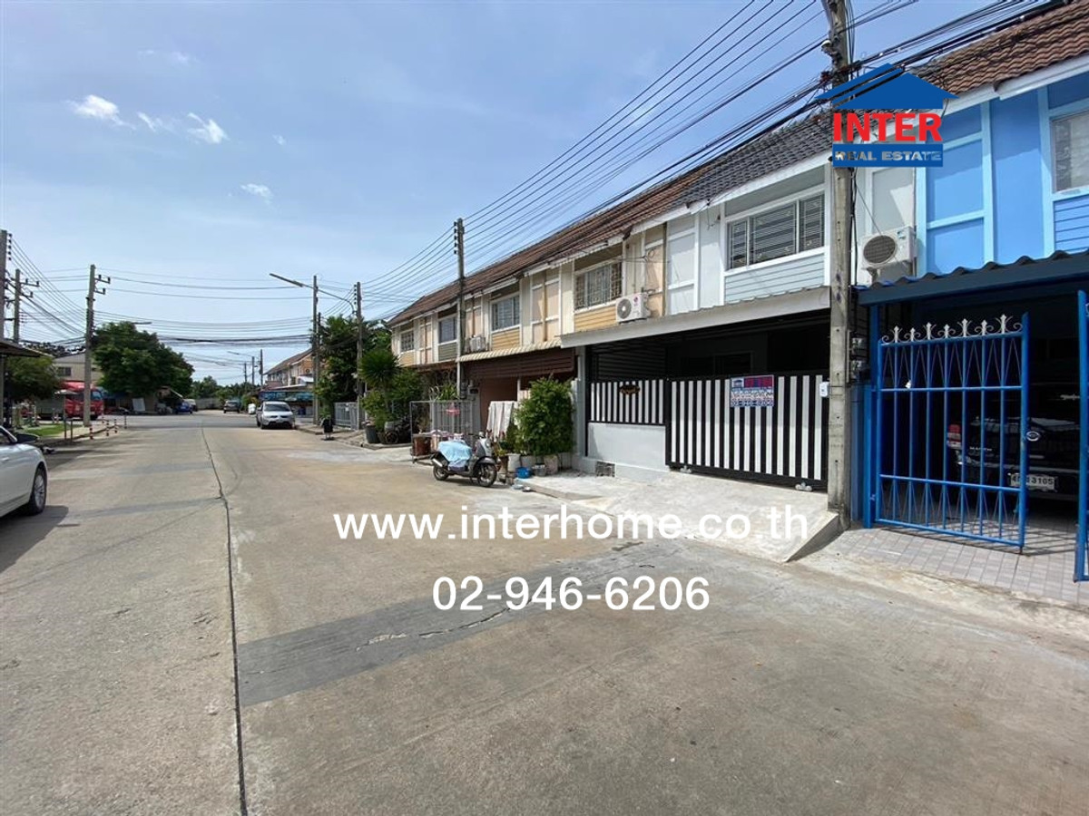 Townhouse, 2 floors, 21.3 sq m, Pruksa 48 Village, Om Yai – Phetkasem, Soi Wat Thian Dat, Phetkasem Road, Sam Phran, Nakhon Pathom. Loading...